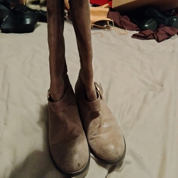 Steve Madden distressed riding boots. 💜 Zipper. - Picture 3 of 7